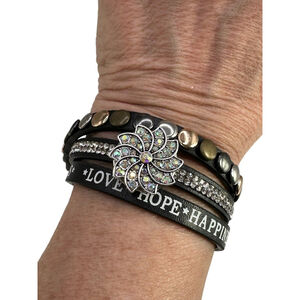 Snap Jewelry Black Leather Studded Sparkle Bracelet 18mm Iridescent Ginger Snap